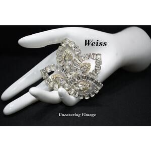 Weiss Signed Clear Rhinestone Floral Brooch Bridal Rhodium Vintage 1950s